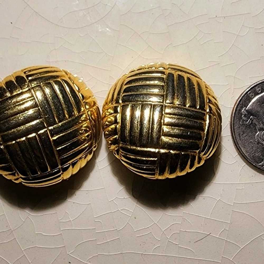 Vintage 1980s Large button size gold weave design… - image 6