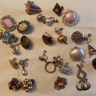 Lot SOLO vintage earrings lot of at least 27 - image 1