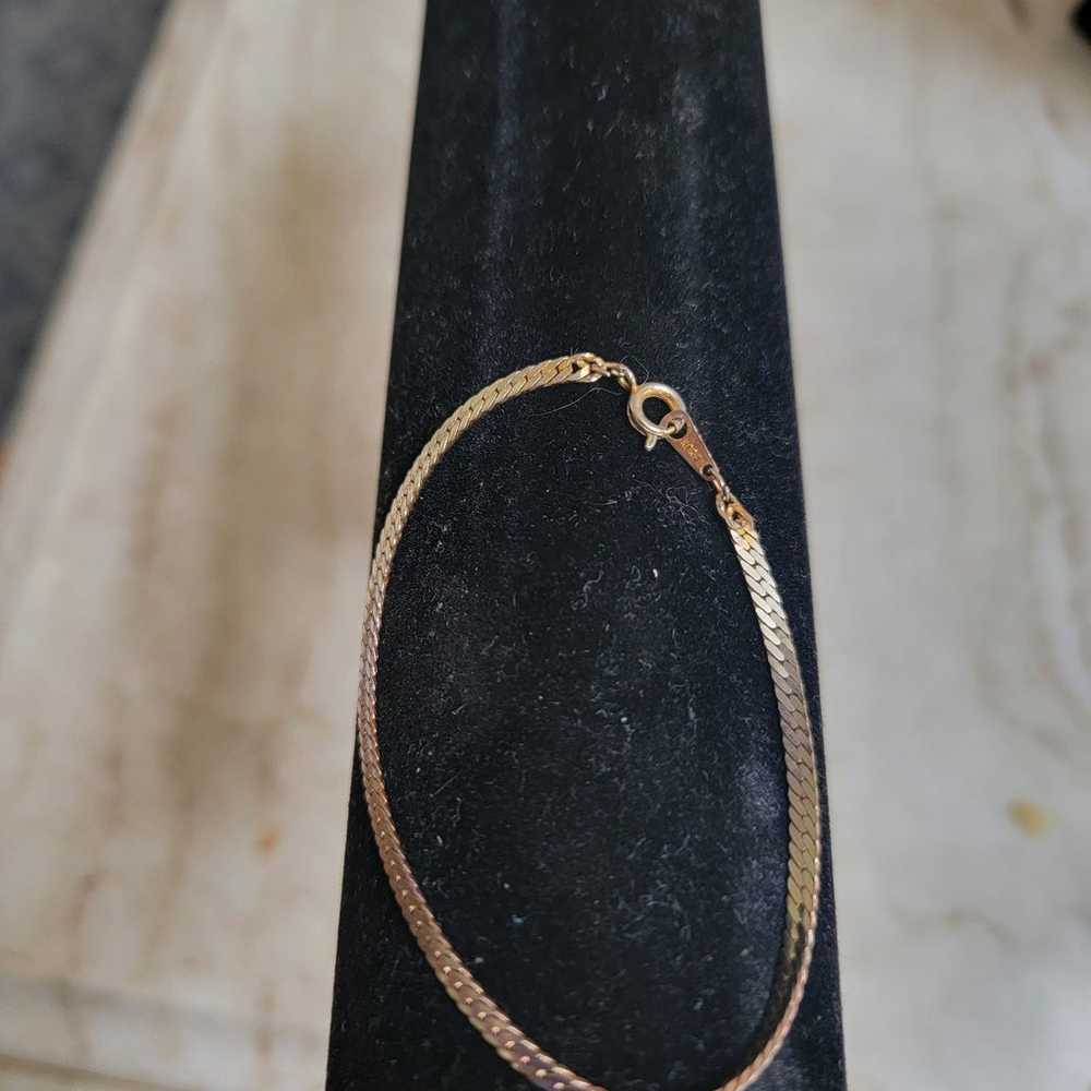 bracelet. Gold tone herringbone vintage Estate Je… - image 4
