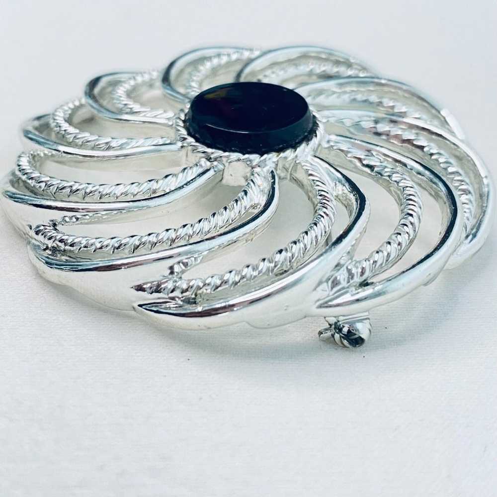 Sarah Coventry 1966 Silver Tone Swirl Brooch And … - image 3