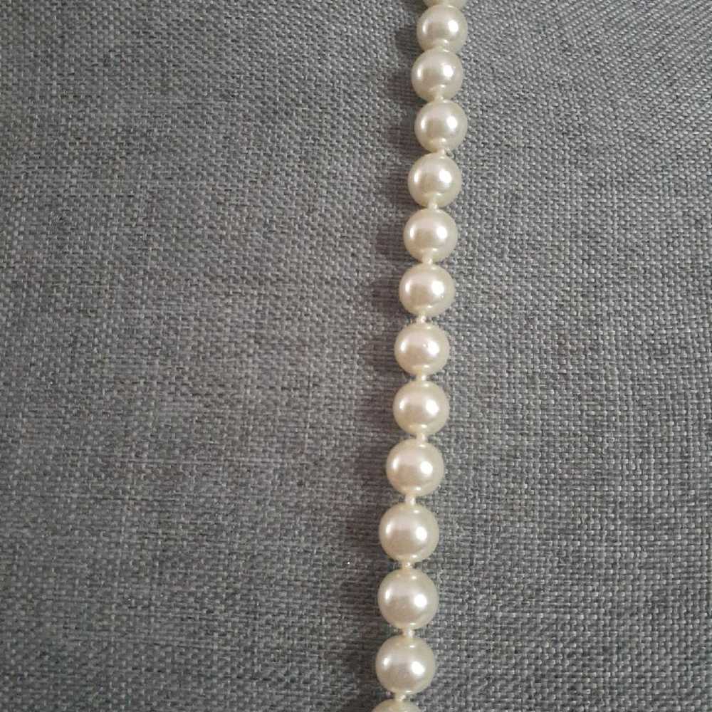 Vintage long Glass faux pearl Statement necklace - image 3