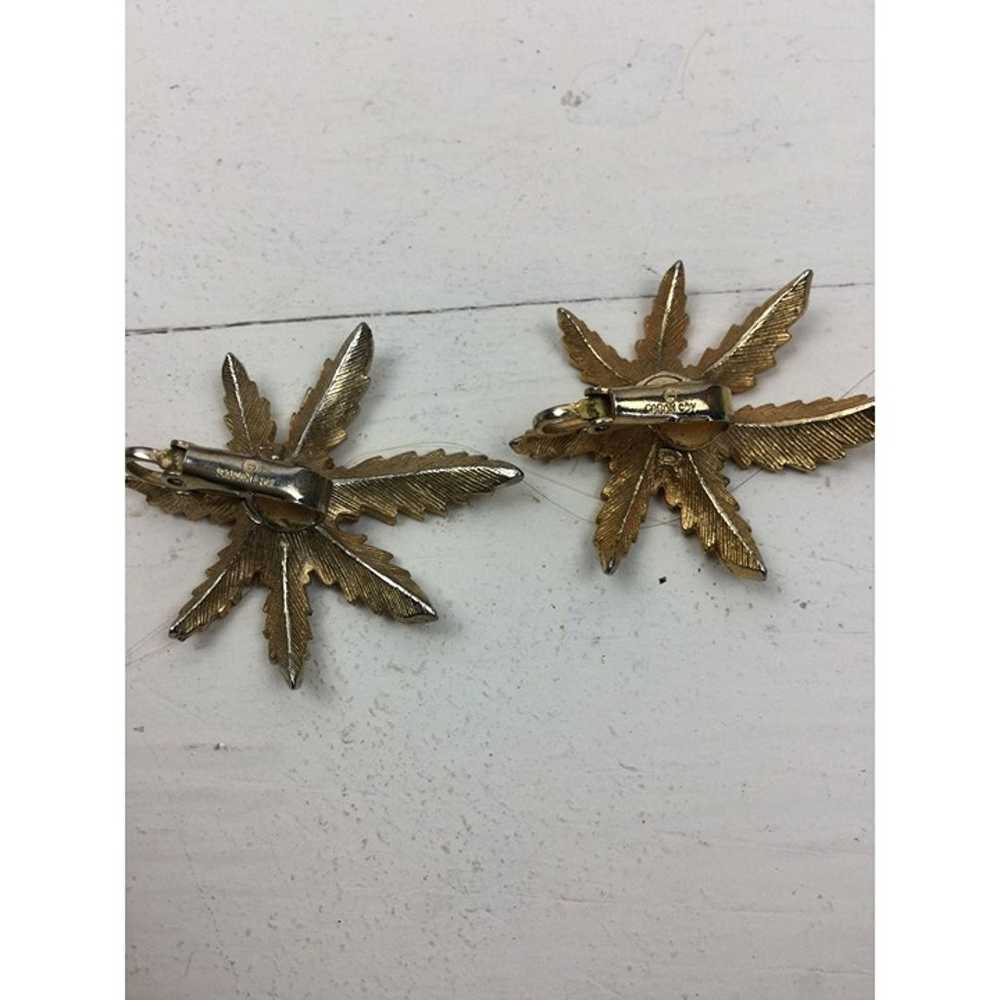 Vintage Sarah Coventry Leaf Clip On Earrings - image 3