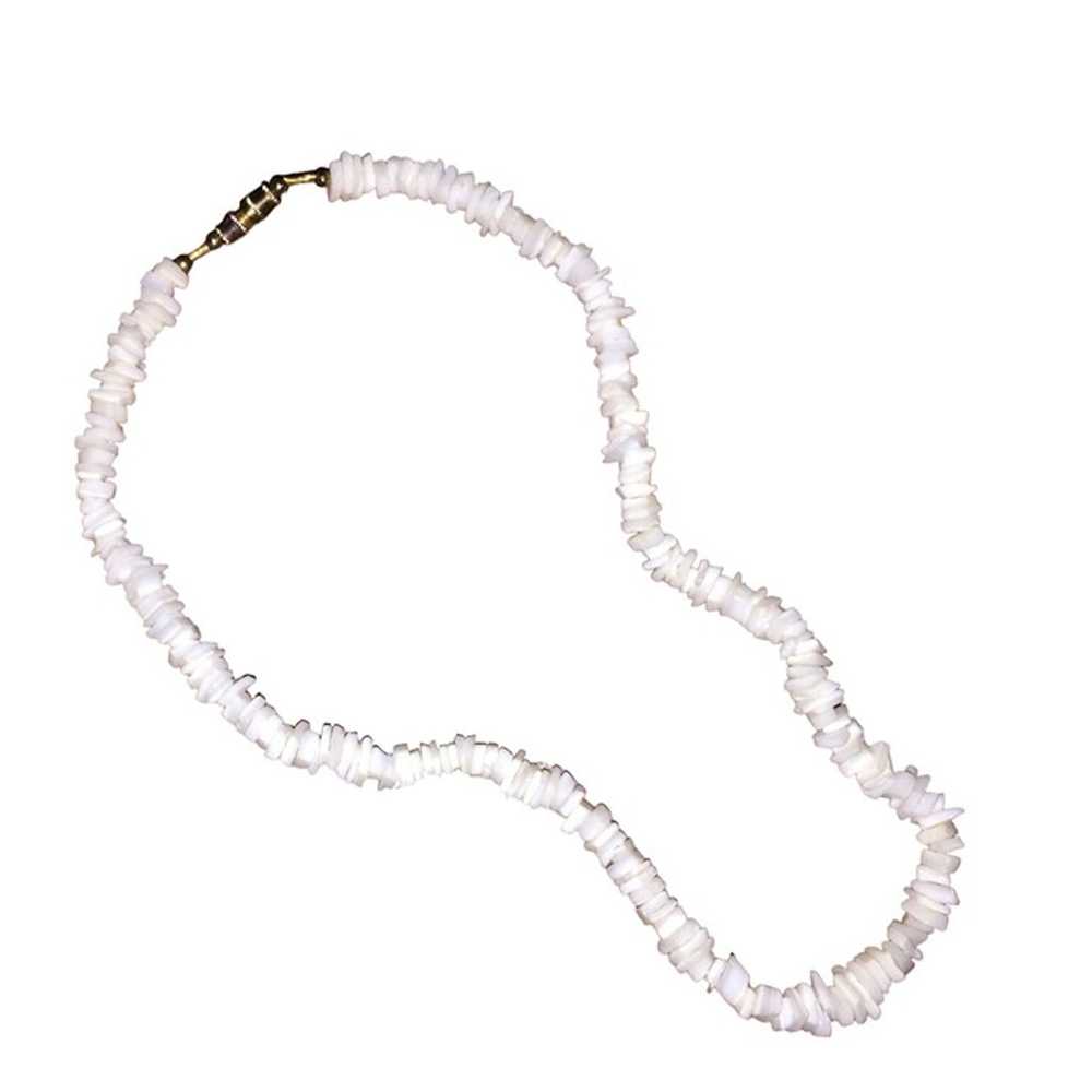Vintage White Beachy Puka Shell Necklace 7 inches - image 2