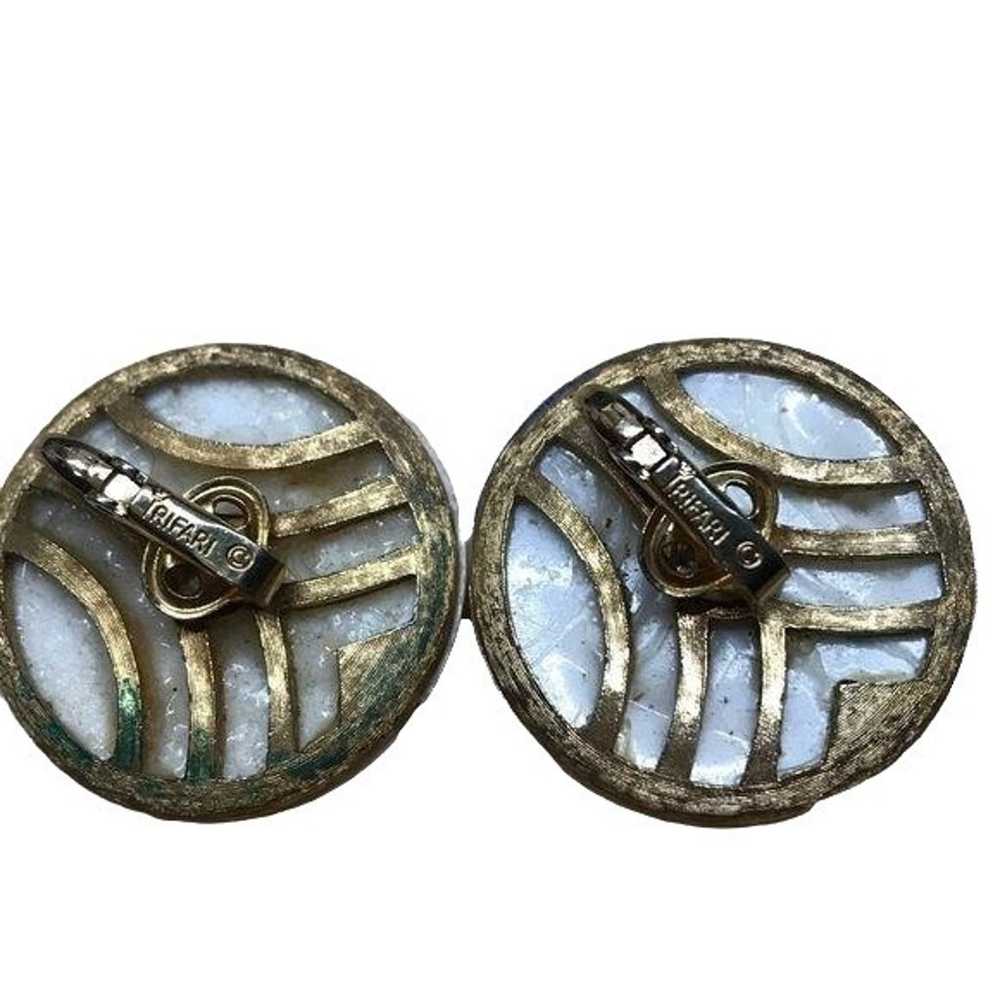 Vintage Trifari earrings plastic button clip on r… - image 4