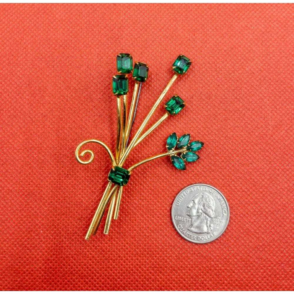 Vintage Coro Gold Colored Flower Green Stone Broo… - image 1