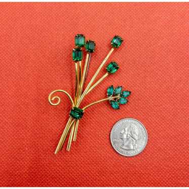 Vintage Coro Gold Colored Flower Green Stone Broo… - image 1