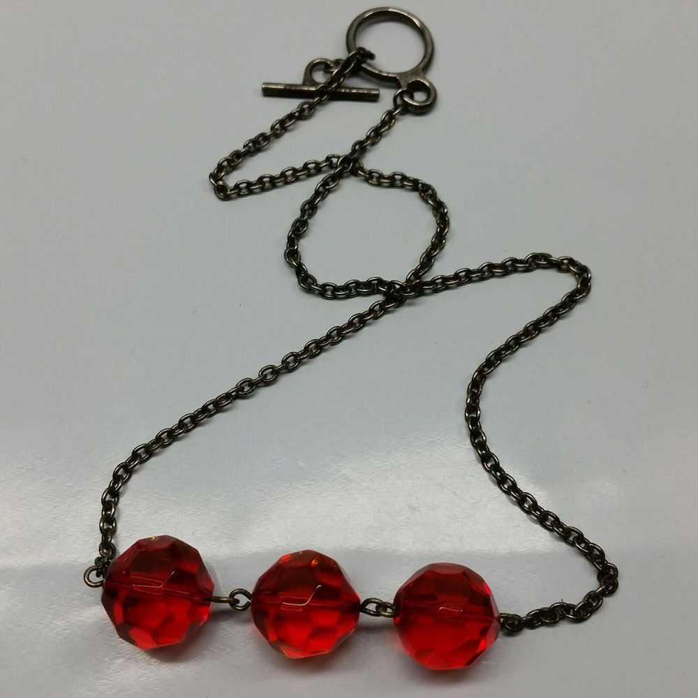Red faceted glass bead necklace vtg - image 2