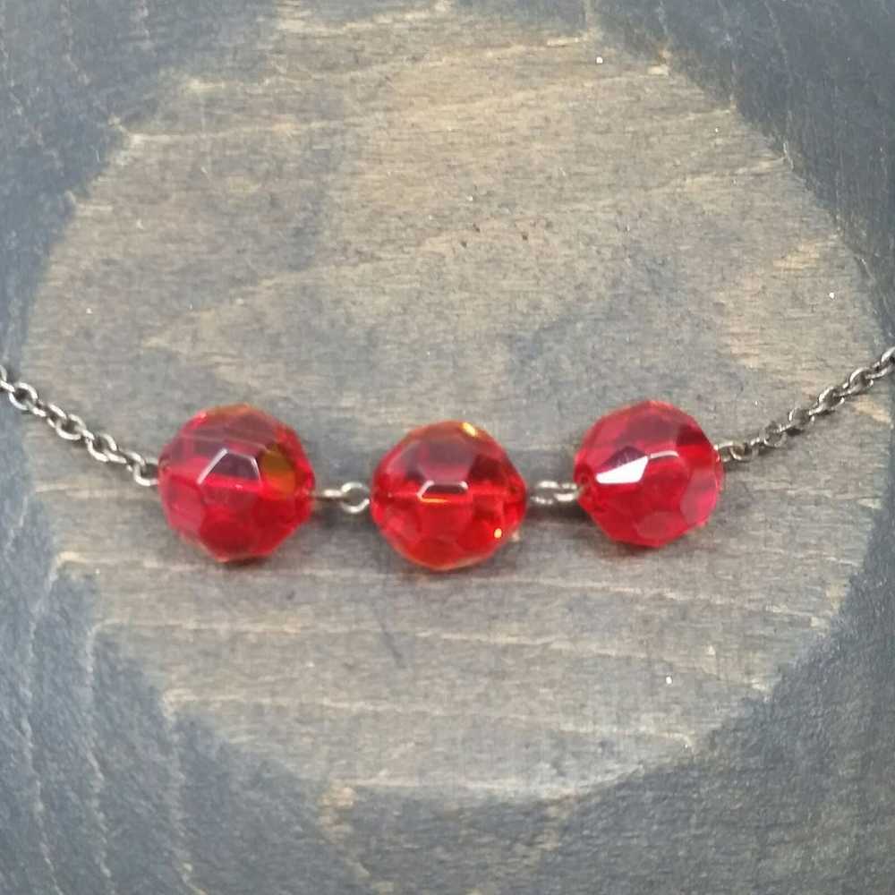 Red faceted glass bead necklace vtg - image 5