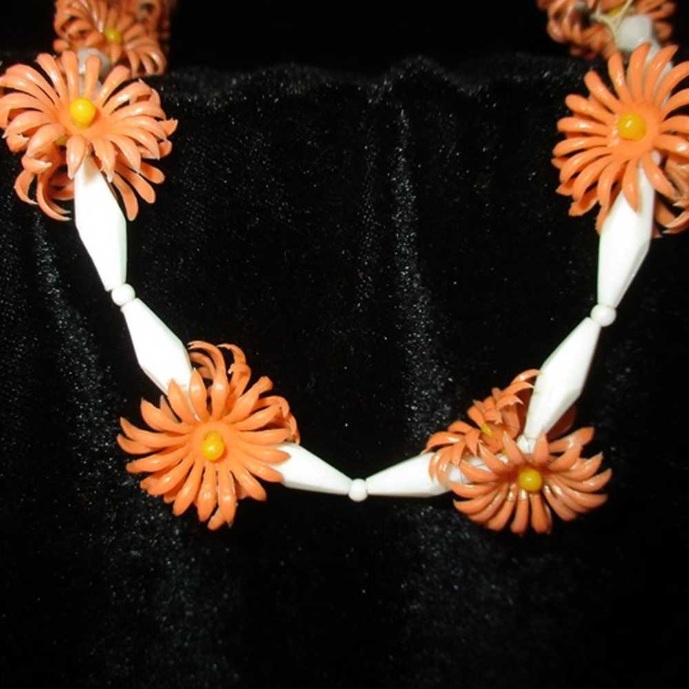 vintage cheap & cheesy orange & white  flower chi… - image 12