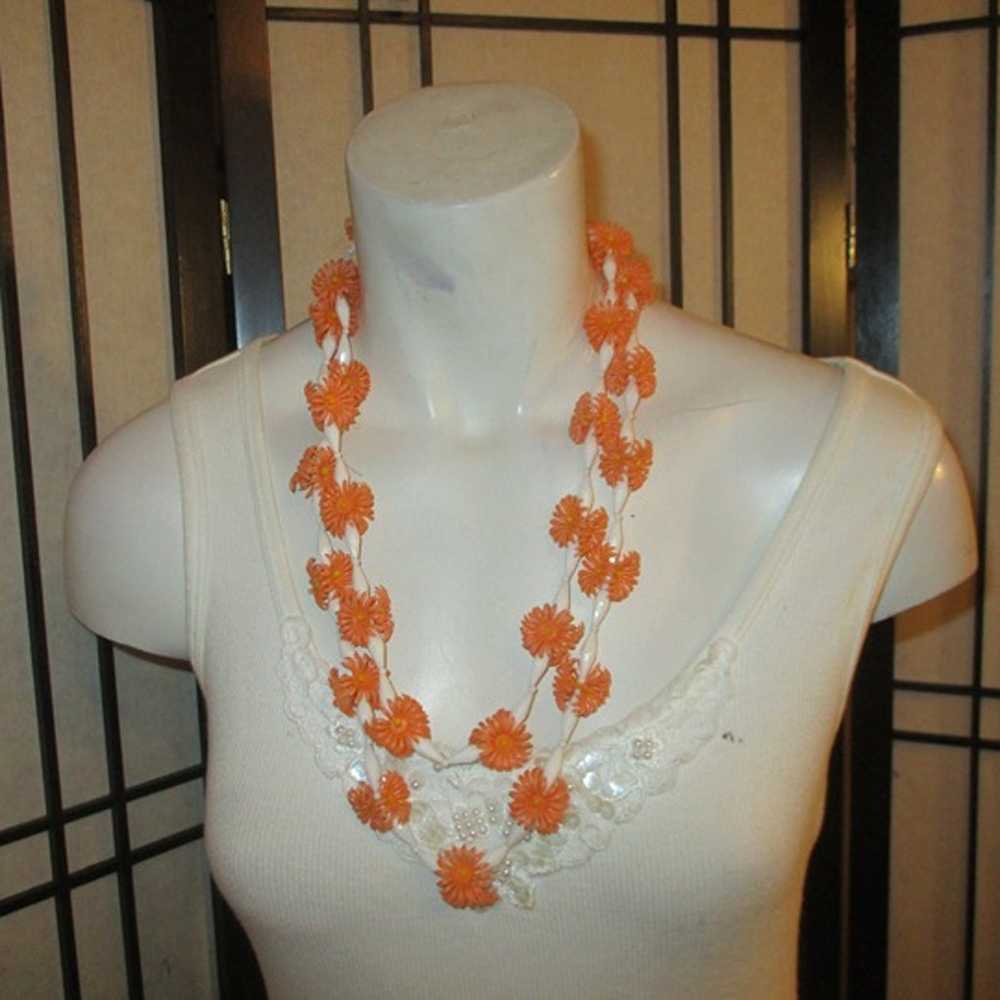 vintage cheap & cheesy orange & white  flower chi… - image 4