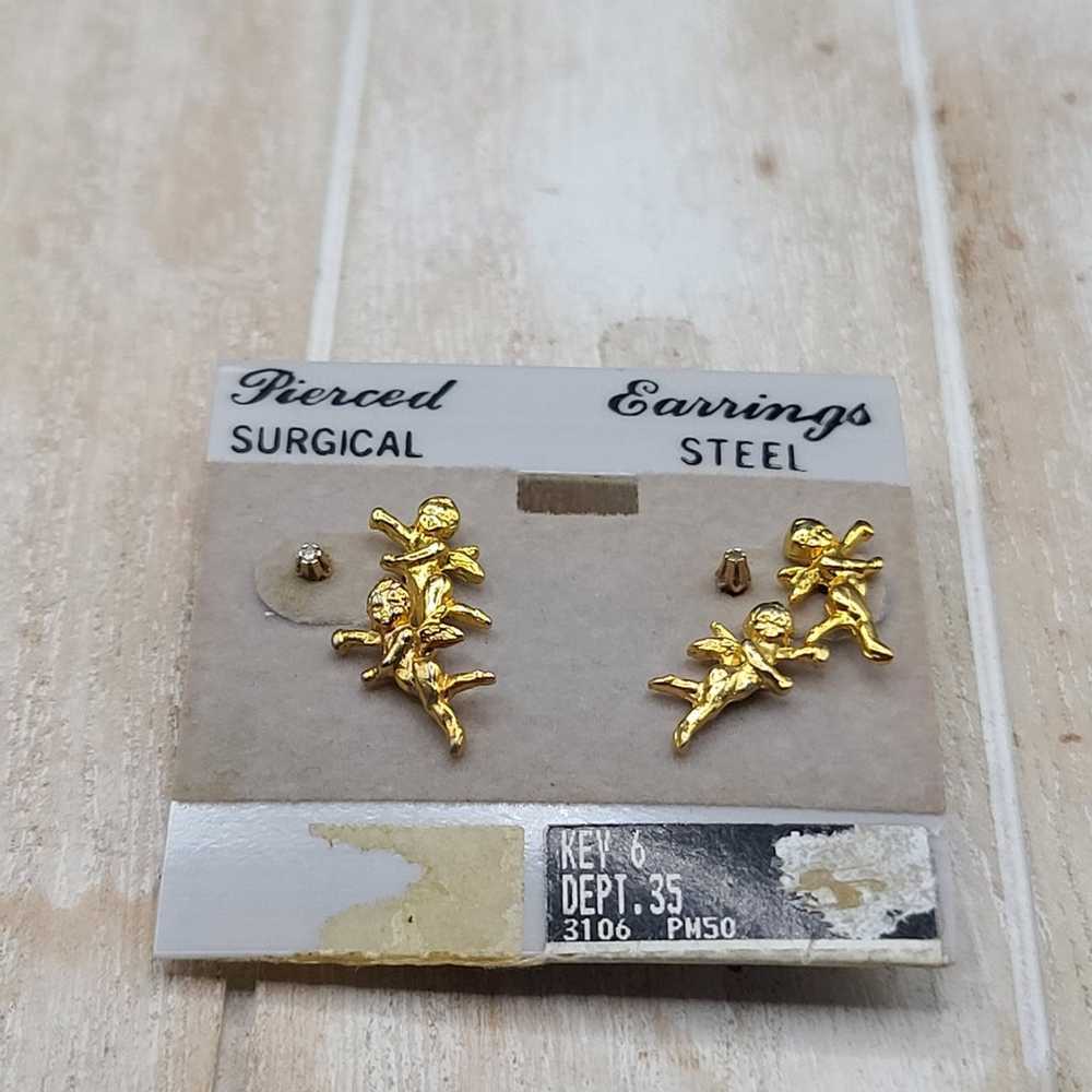 Vintage Set of cherub Pierced earrings - image 5