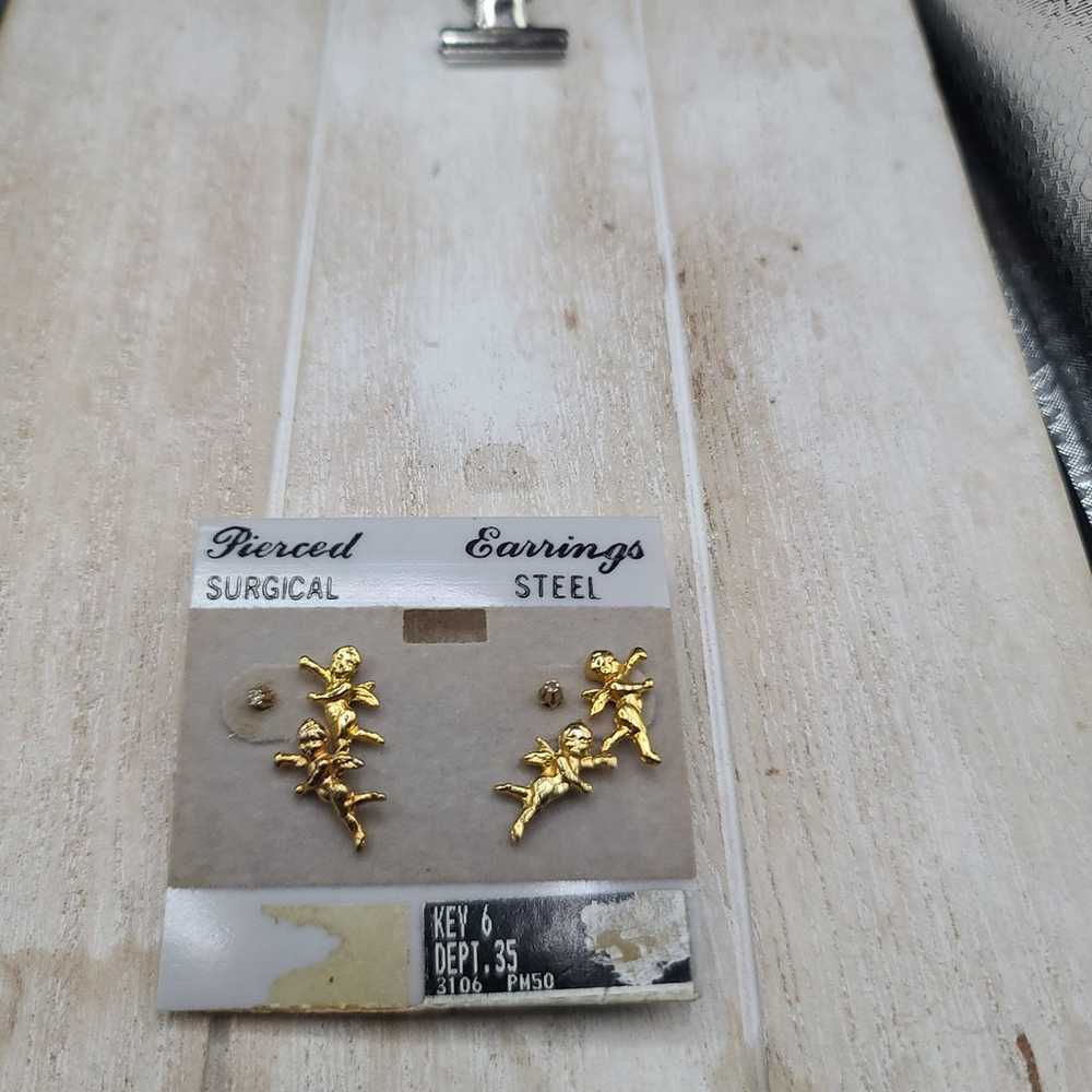 Vintage Set of cherub Pierced earrings - image 7