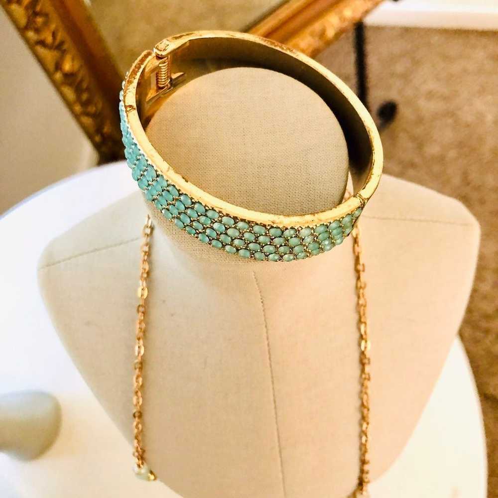 Vintage Green Bracelet & Long Pendant Necklace - image 10