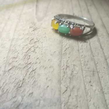 Vintage . 925 nv Avon 3 jade stone ring size 8 - image 1