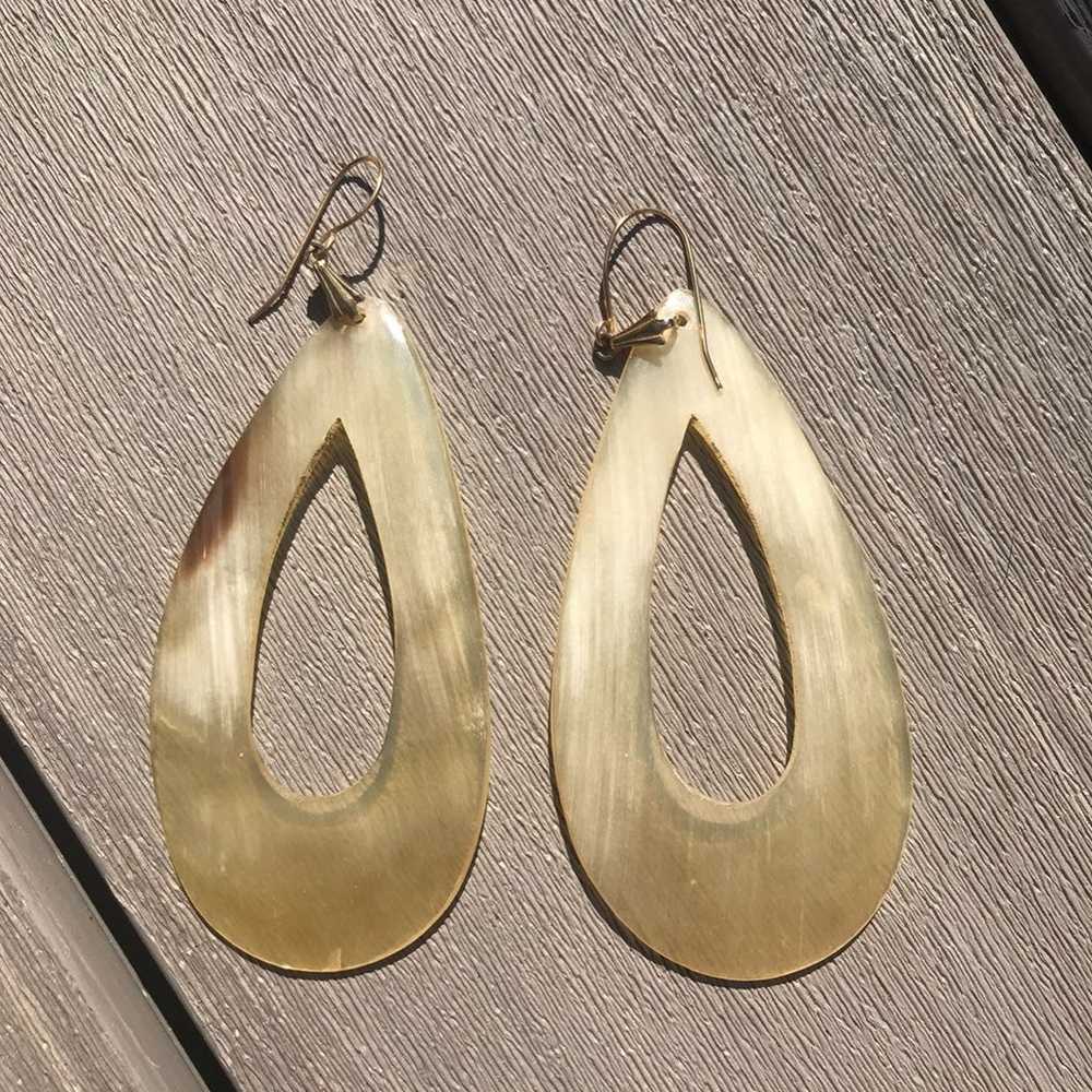 Vintage Mother of Pearl Earrings - image 3