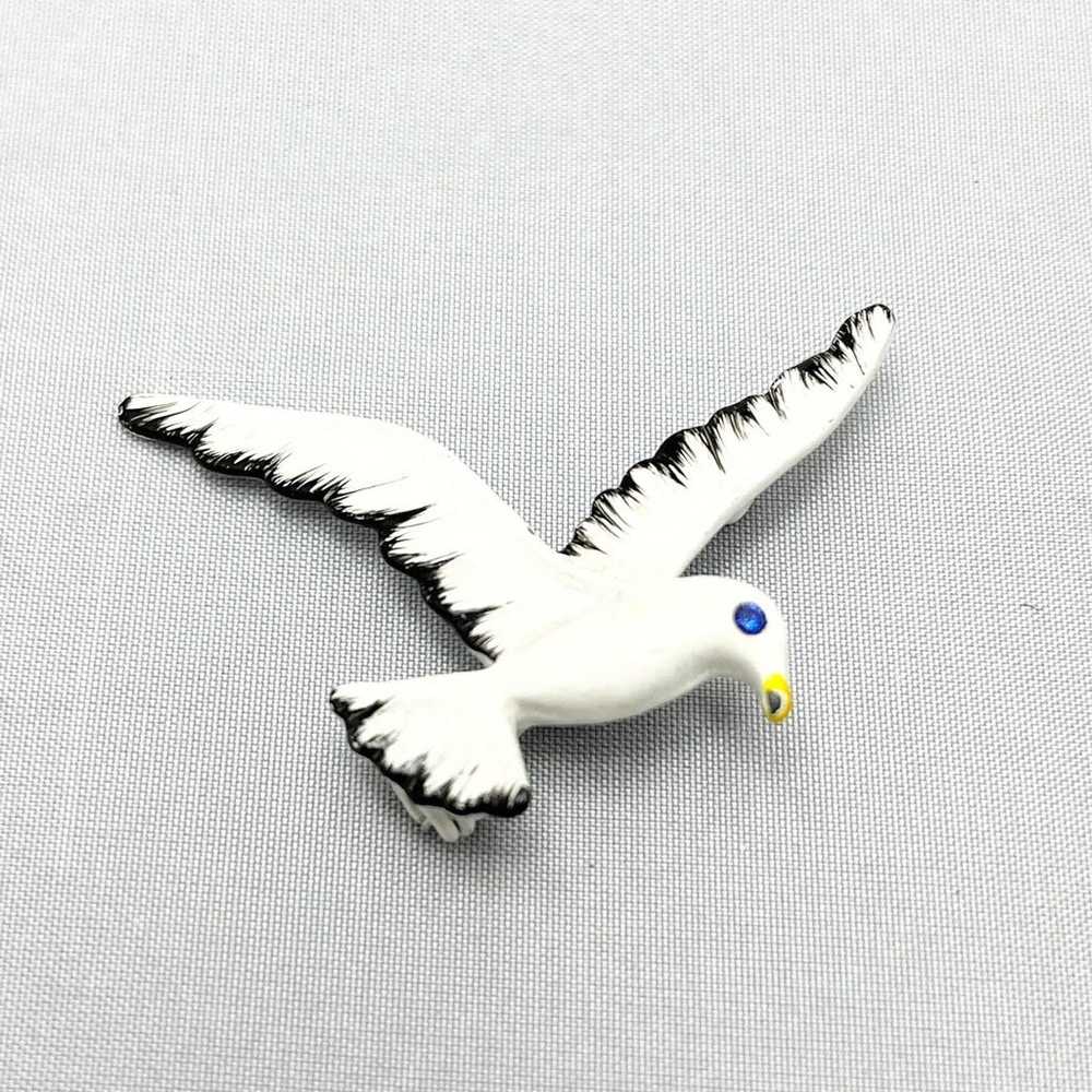 Vintage Enamel Rhinestone Seagull Bird Brooch Pin - image 2