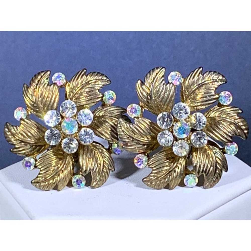 Earrings Vintage Clip-On Floral Motif Gold Tone R… - image 1