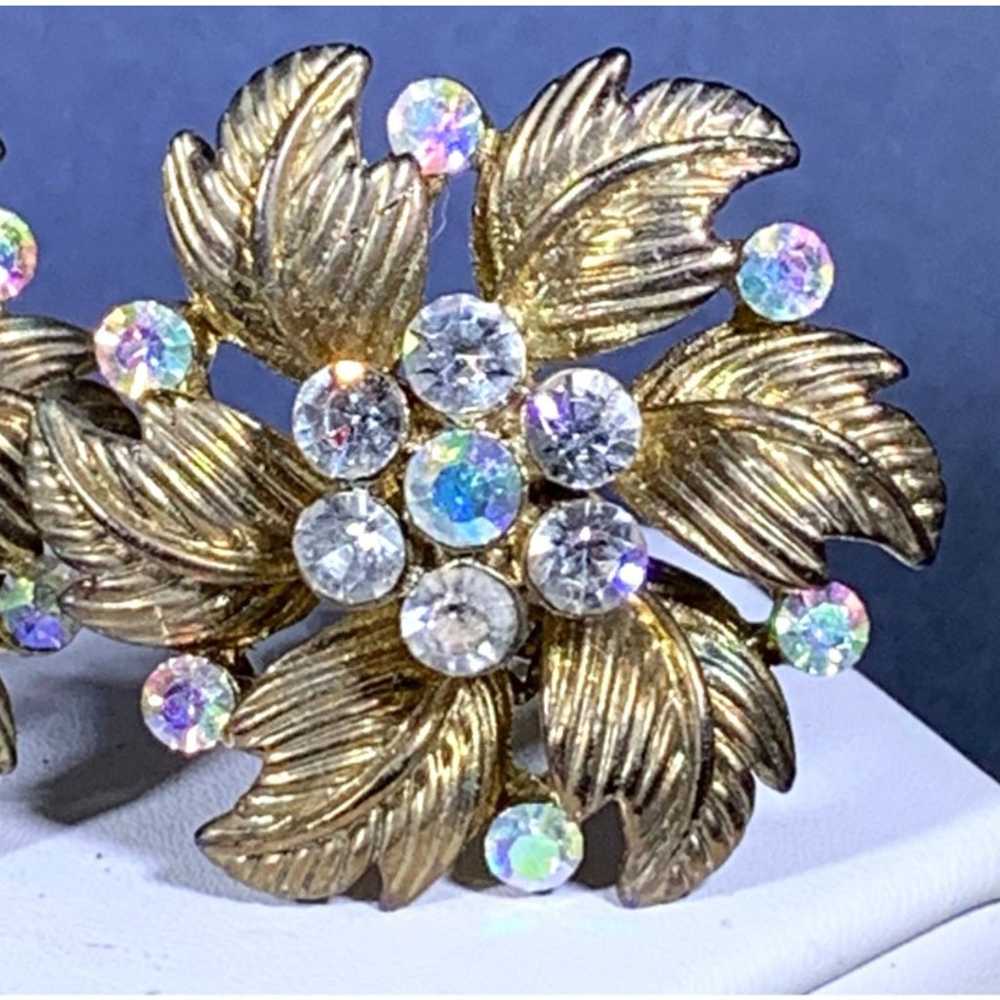 Earrings Vintage Clip-On Floral Motif Gold Tone R… - image 4
