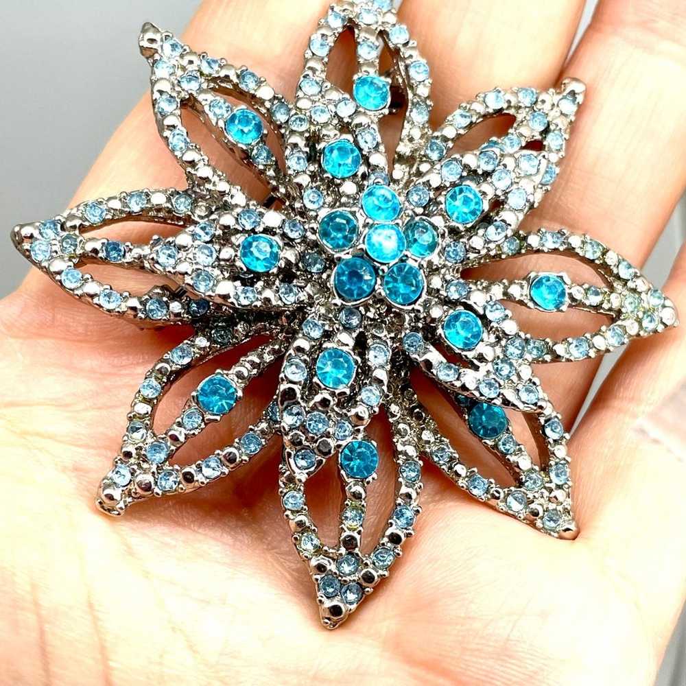 Vintage Blue and Clear Rhinestone Brooch - image 4