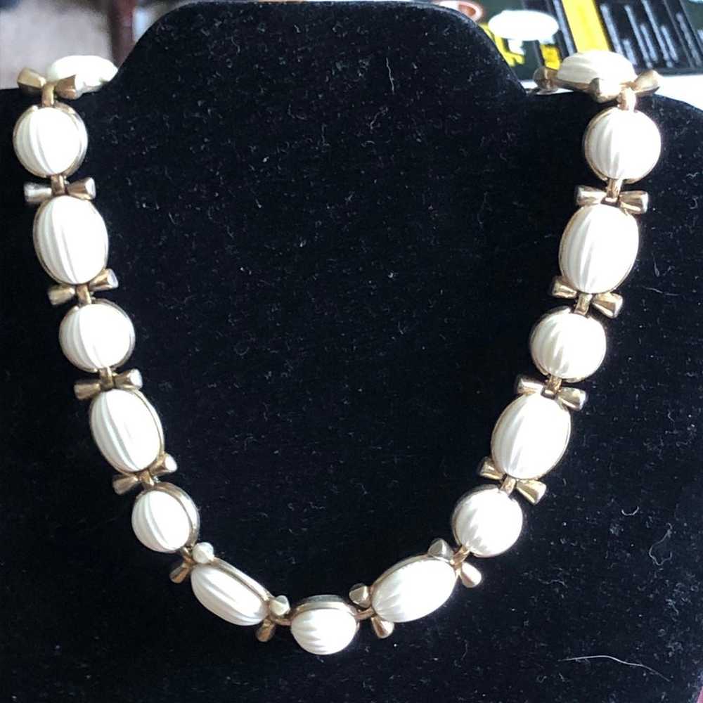Trifari melon white choker necklace vintage 50s g… - image 1