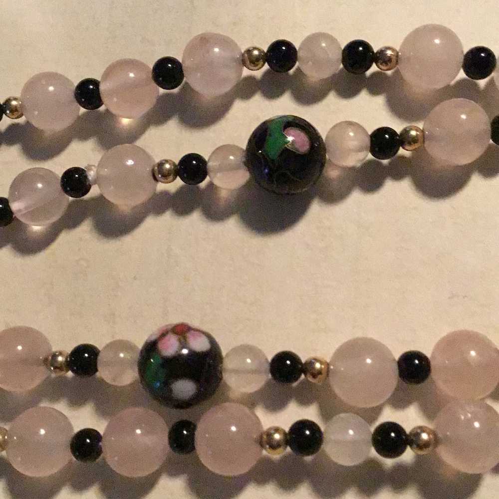 Pink quartz and cloisonné necklace - image 5