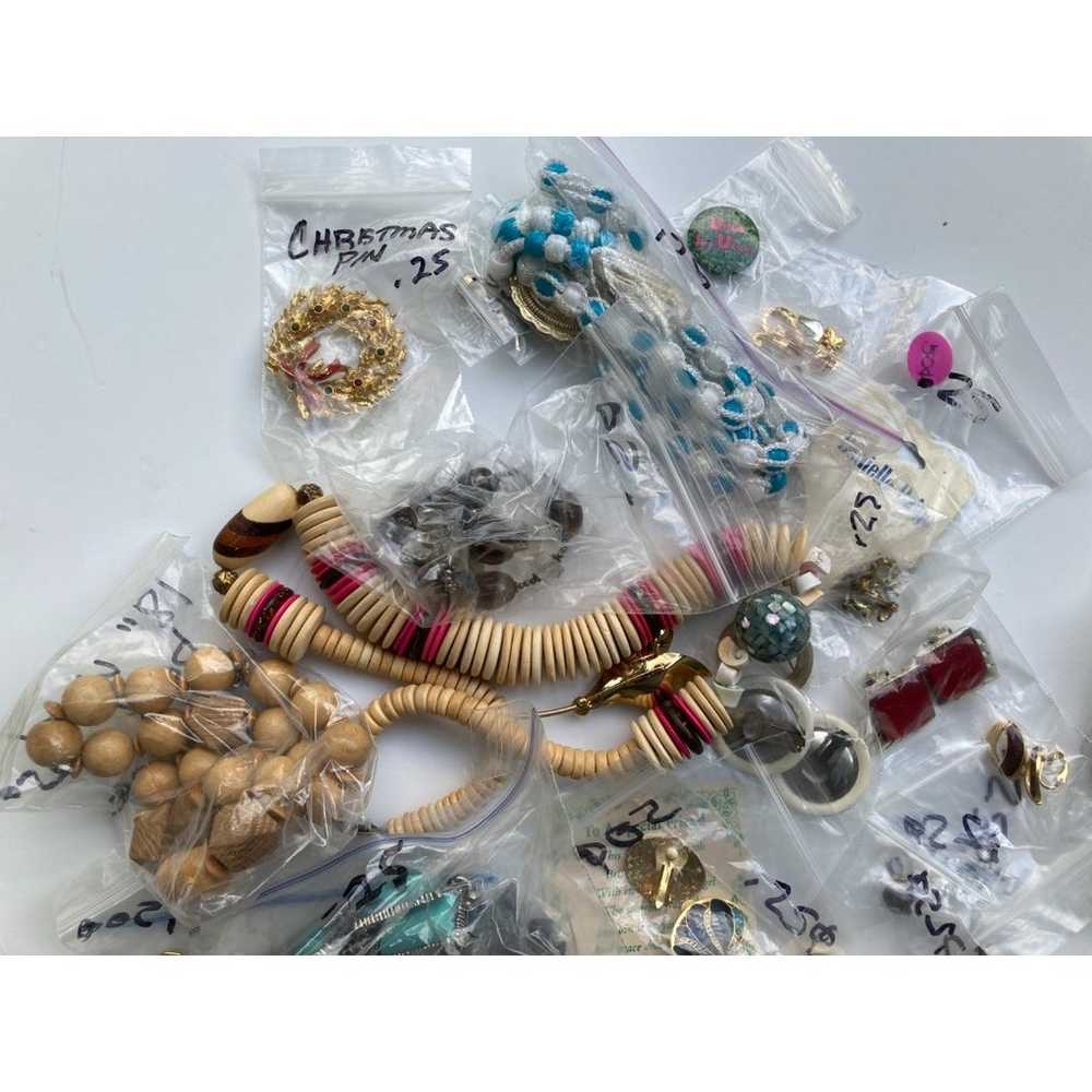 Vintage 3 lbs Jewelry Lot Approx 70 Pieces Neckla… - image 12