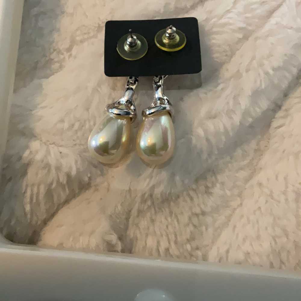 Vintage  large faux pearls drop earrings - image 2