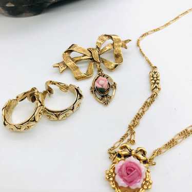 Romantic Vintage Pink Rose Necklace Jewelry lot