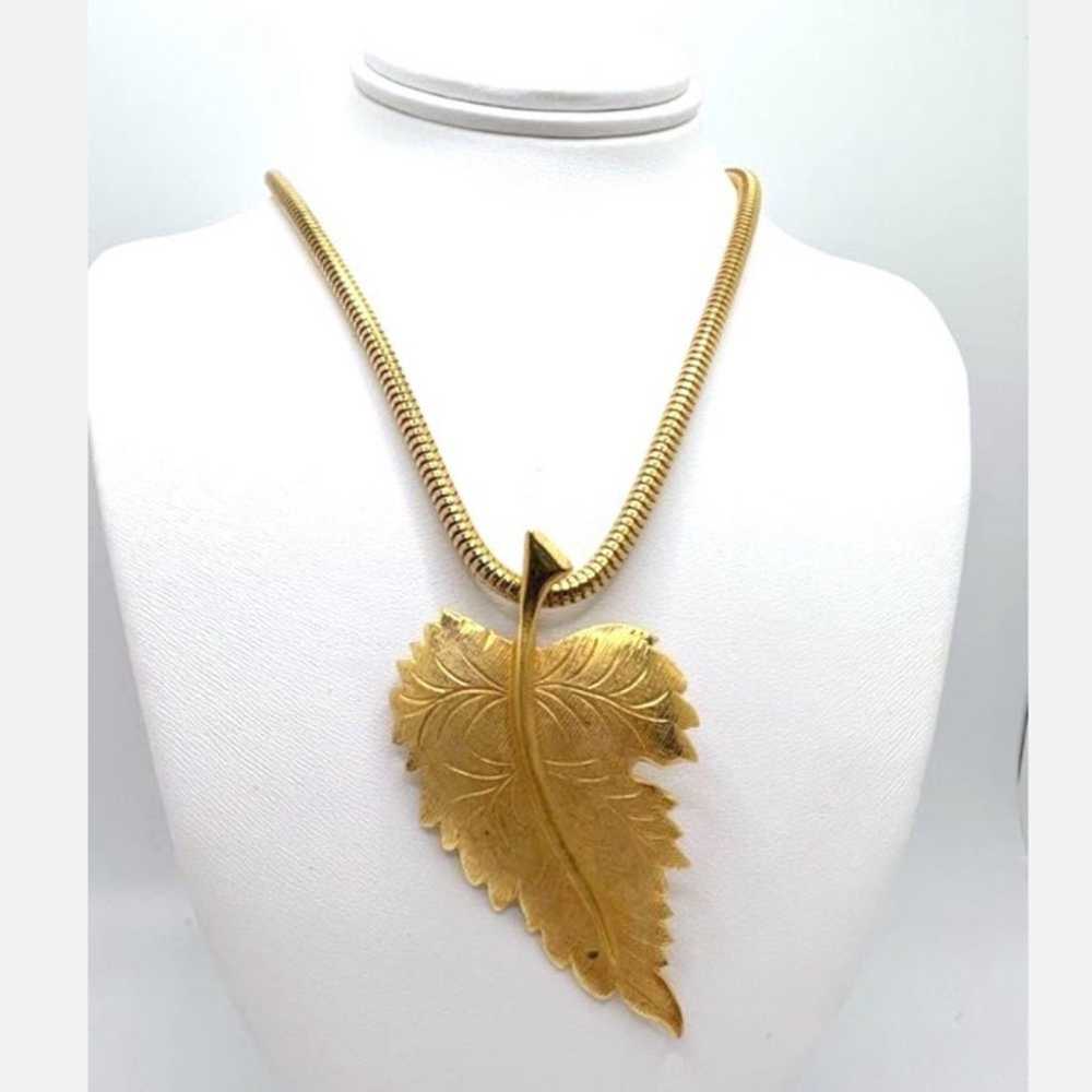 Vintage Gold Leaf Pendant on Thick Gold Chain - image 3