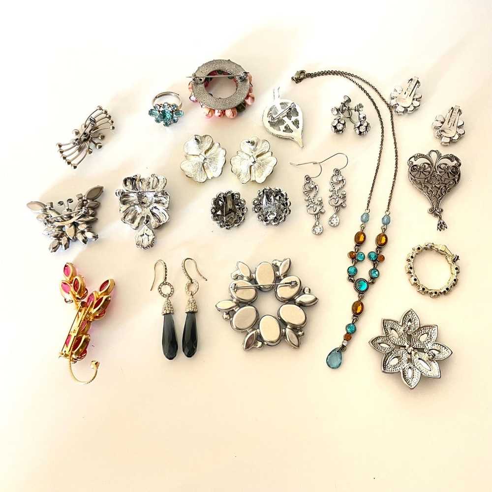 Lot of old vintage and new rhinestone cluster jew… - image 8