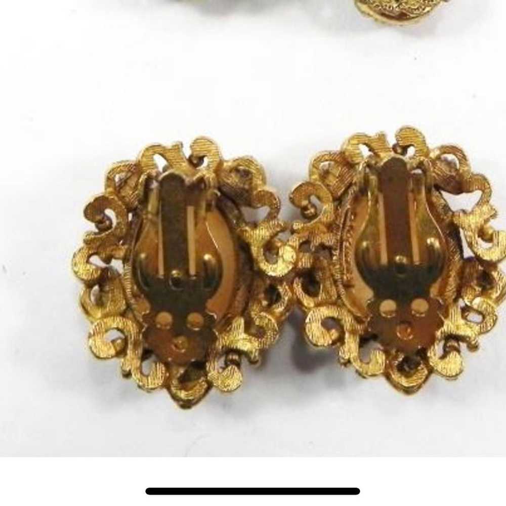 Cameo clip on  Earrings Vintage - image 3