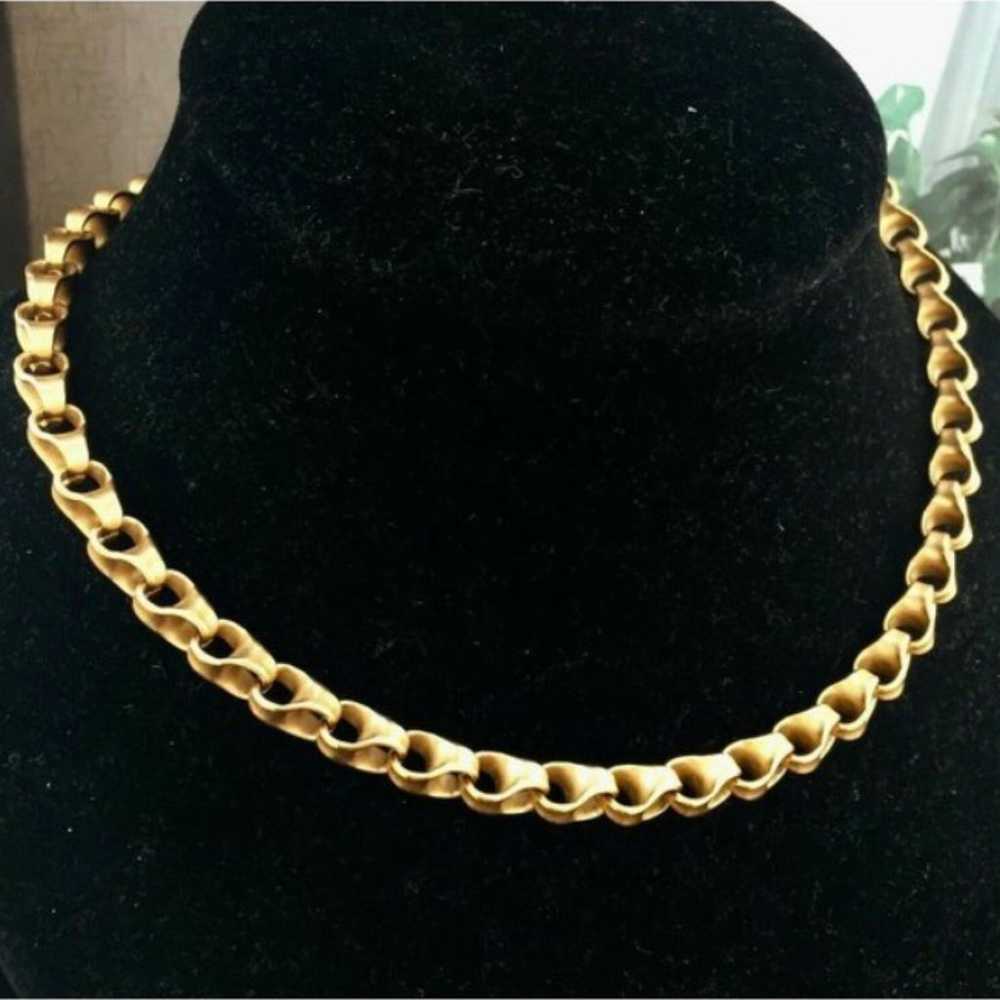 Vintage Anne Klein unique matte gold necklace - image 1