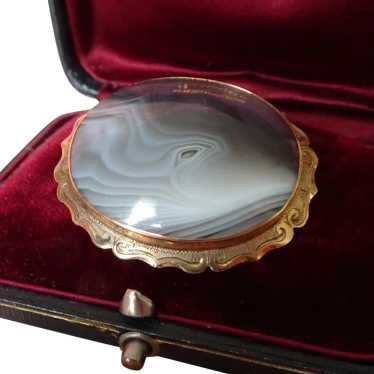 GORGEOUS Antique Agate Brooch, Lovely 10Kt Setting