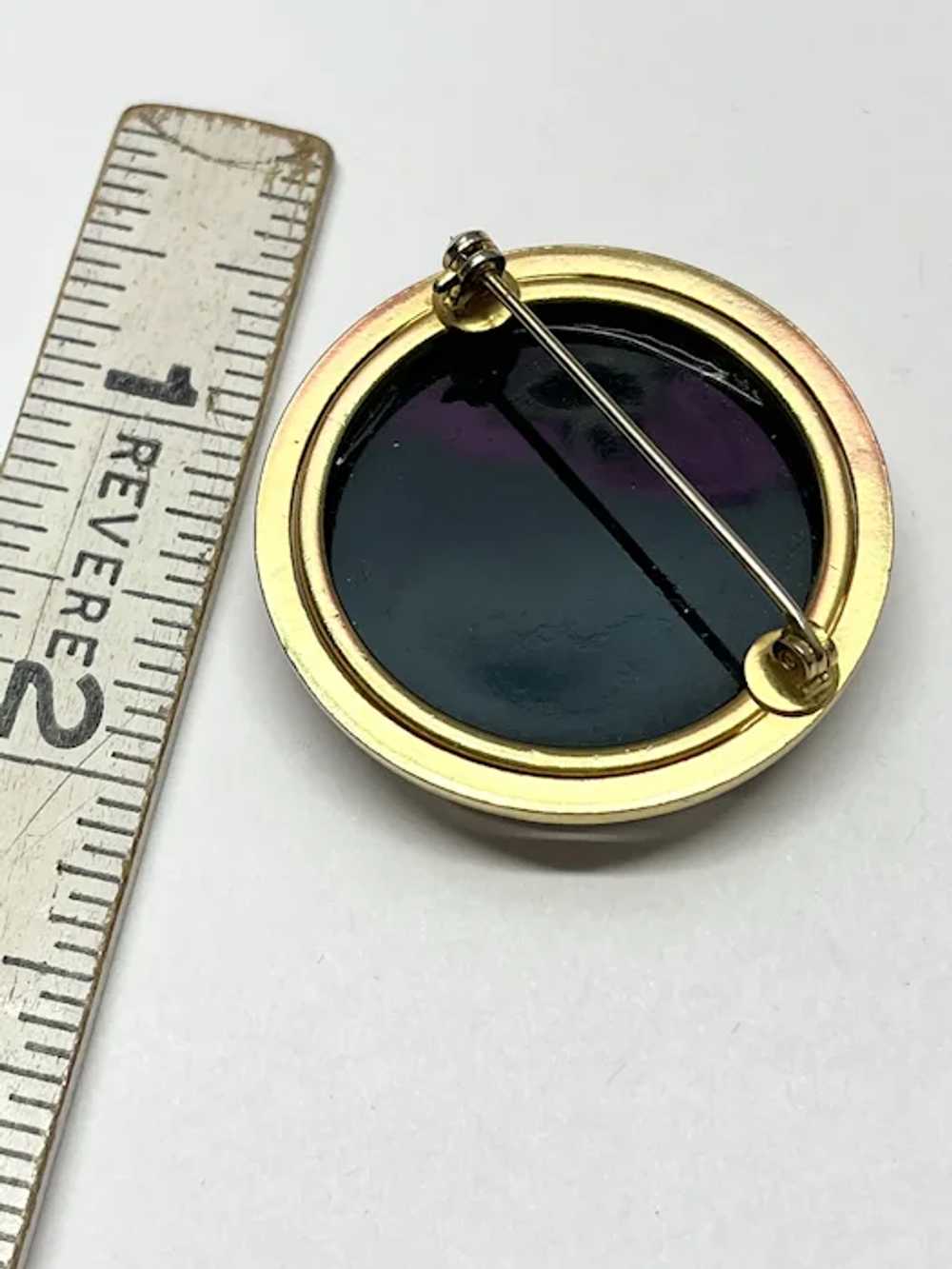 Vintage black glass cameo brooch pin - image 5