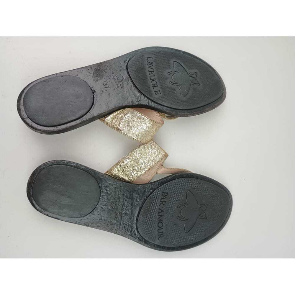 Gucci Double G leather flip flops - image 3