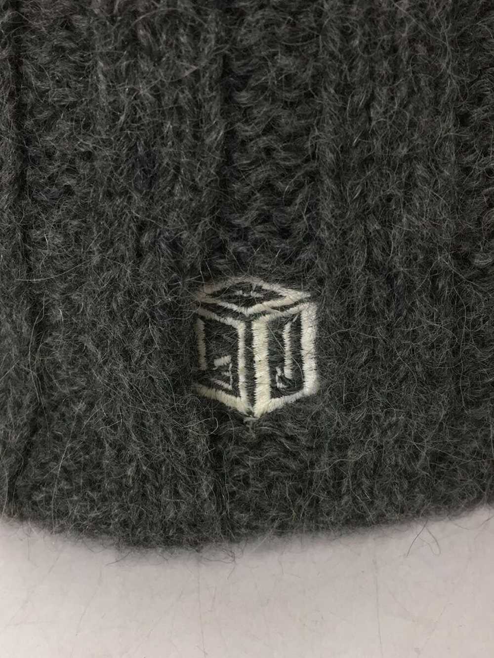 General Research 🐎 1998 Cube Wool Hat - image 3