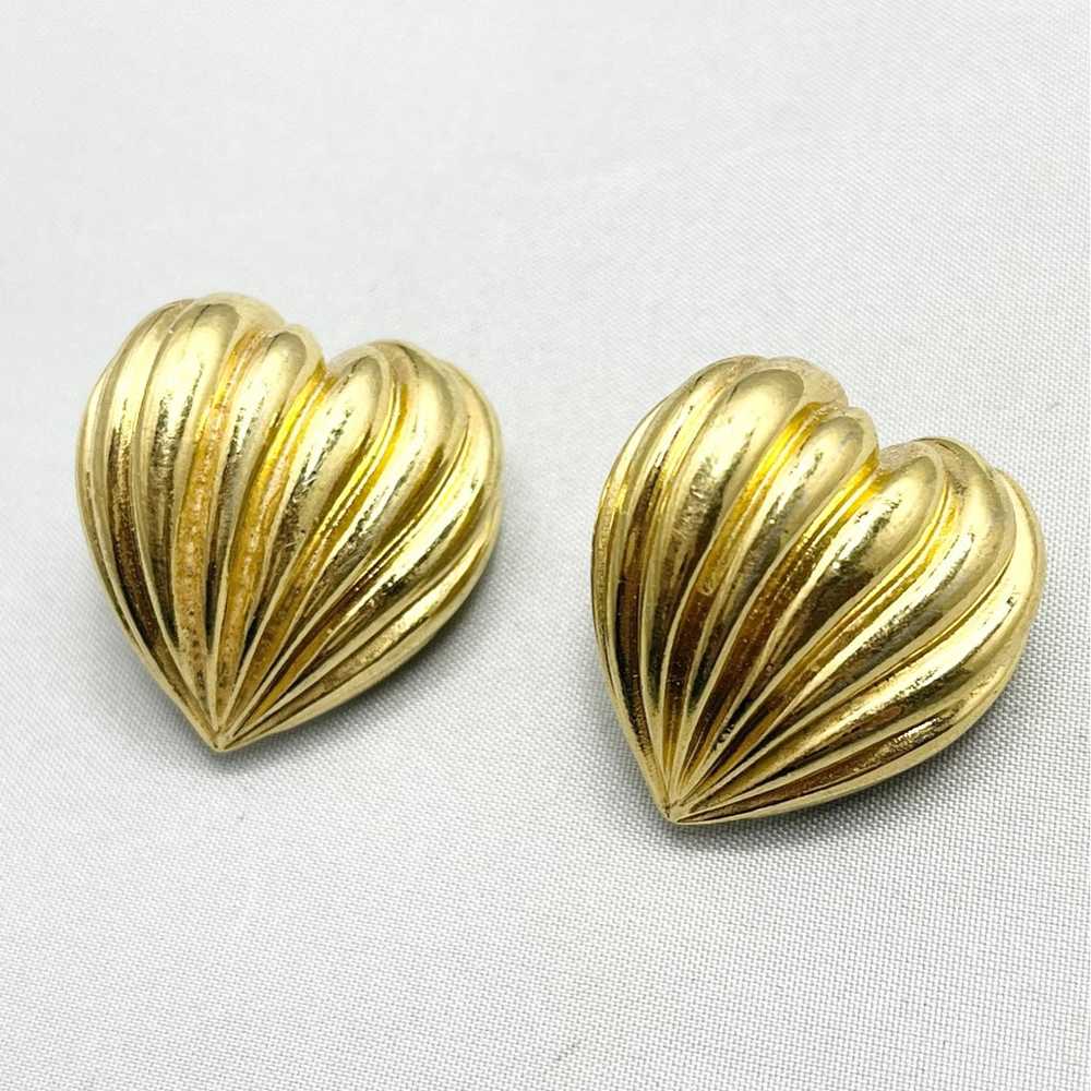 Vintage Avon Gold Tone Heart Earrings - image 2