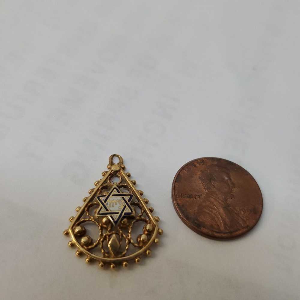 Vintage 14karat Gold star medallion w. enamel,2.5g - image 2