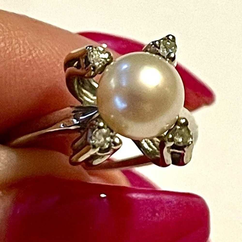 Vintage Ladies 14k White Gold Ring w 8.2mm Genuin… - image 1