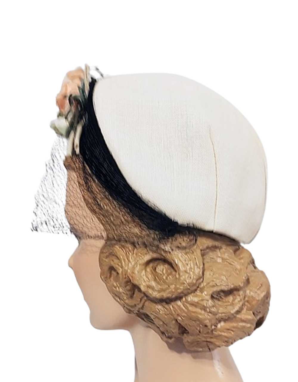 Vintage 1950s Cream Cap Style Hat With A Black Ve… - image 2