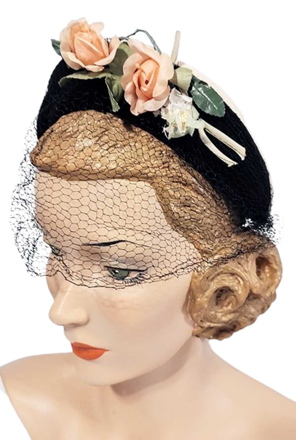 Vintage 1950s Cream Cap Style Hat With A Black Ve… - image 5