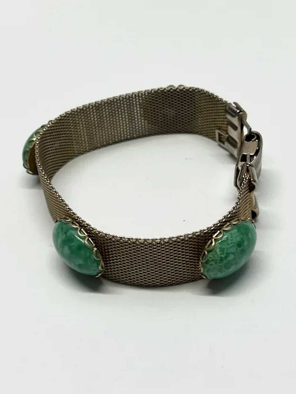 Vintage green glass gold mesh bracelet - image 3
