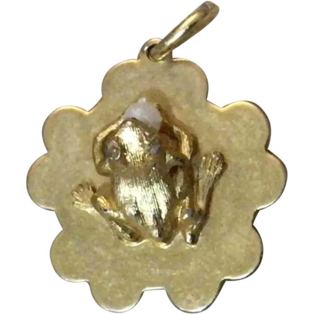 Gold Tone Faux Pearl Frog On Lily Pad Charm Penda… - image 1