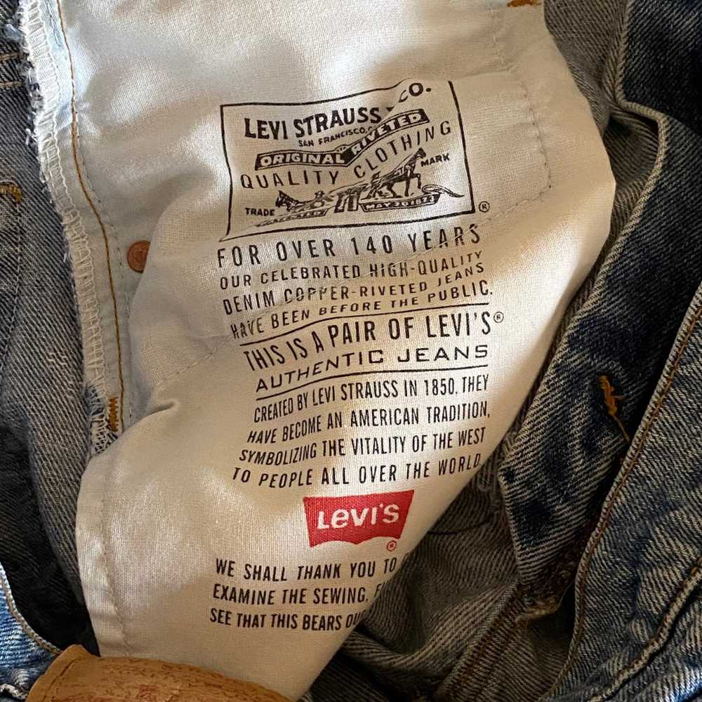 Levis 551 Vintage 90s Men’s Light Wash Denim Jean… - image 8