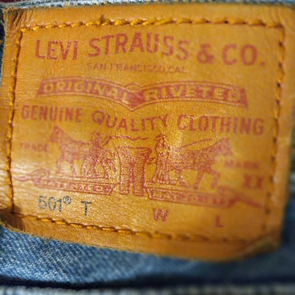 VTG UNISEX LEVI'S 501 -T  RIPPED KNEES JEANS UPCY… - image 11