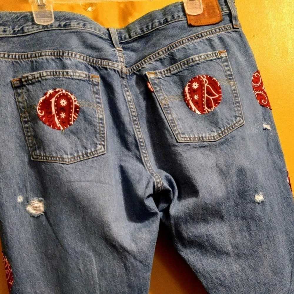 VTG UNISEX LEVI'S 501 -T  RIPPED KNEES JEANS UPCY… - image 4