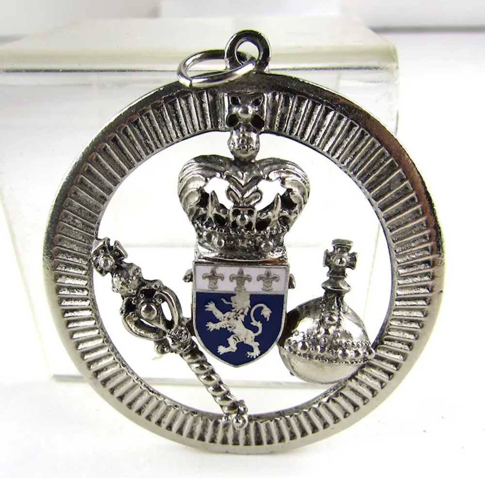Vintage Coro Signed Royal Themed Pendant in Silve… - image 4