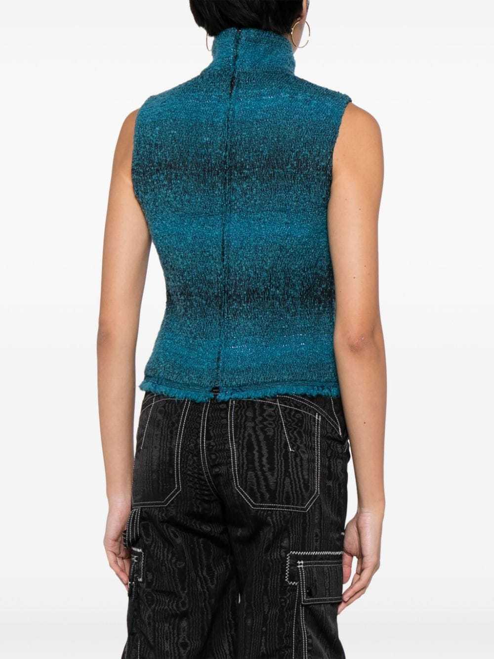 CHANEL Pre-Owned 2002 gradient sleeveless knitted… - image 4