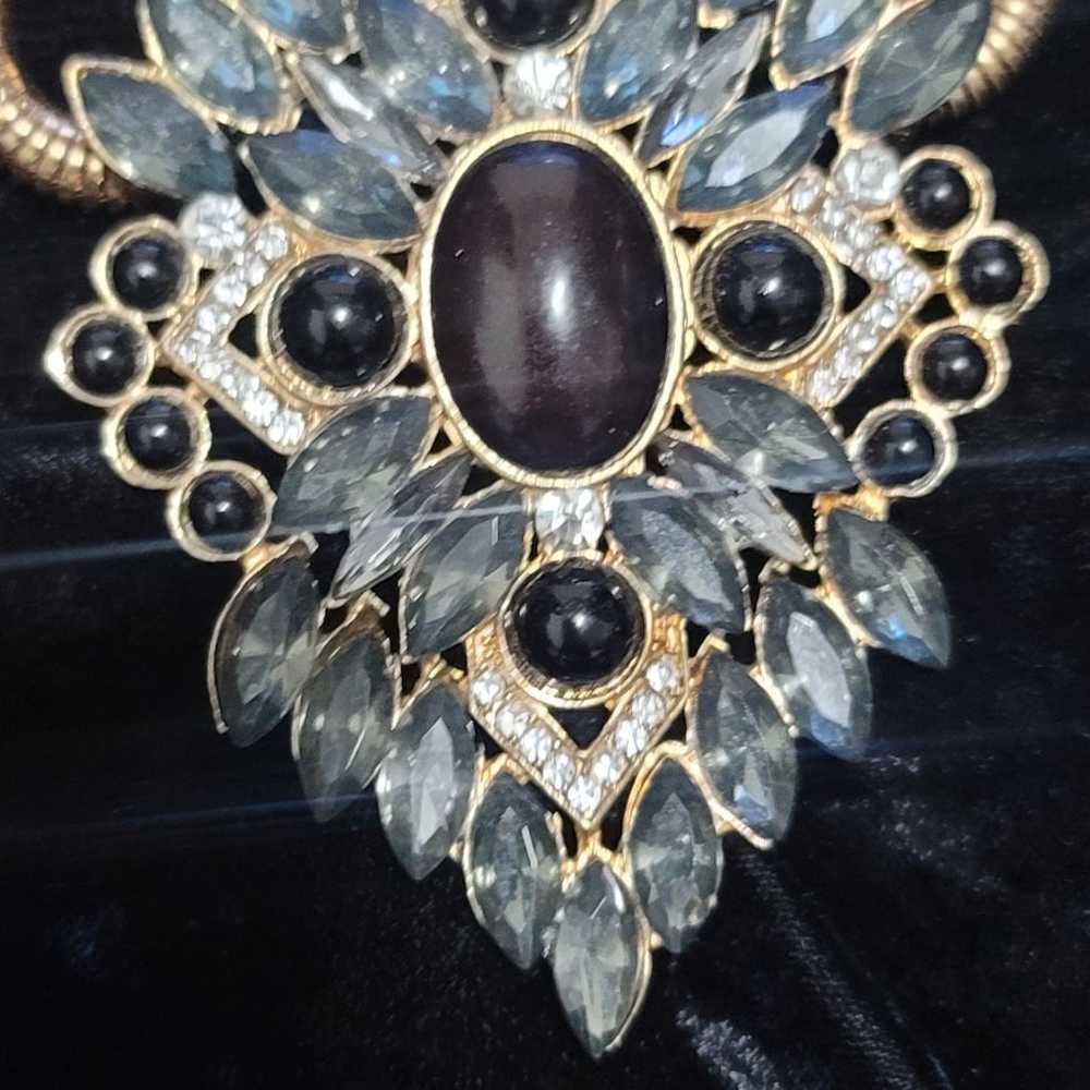Vtg Gold Tone Necklace With Large Rhinestone Pend… - image 4
