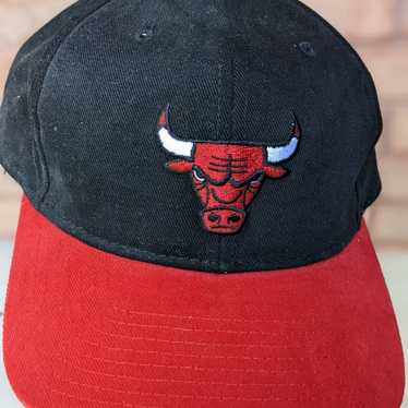 Vintage NBA Chicago Bulls Starter Snapback Hat - image 1